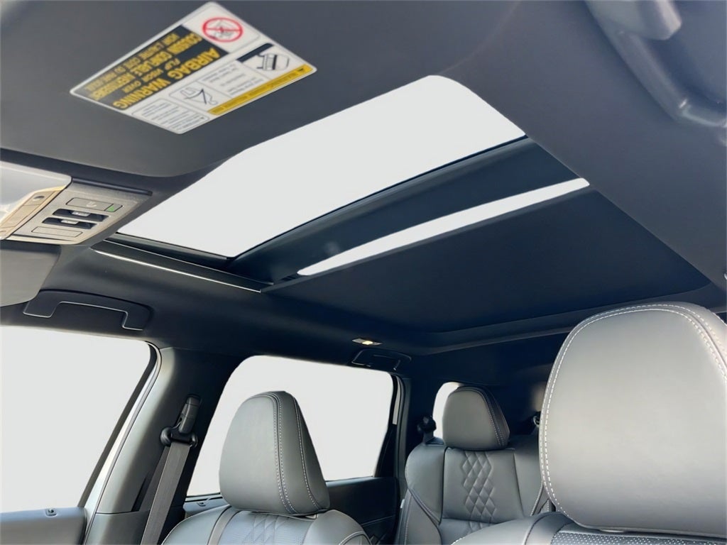 2025 Mitsubishi Outlander PHEV Base