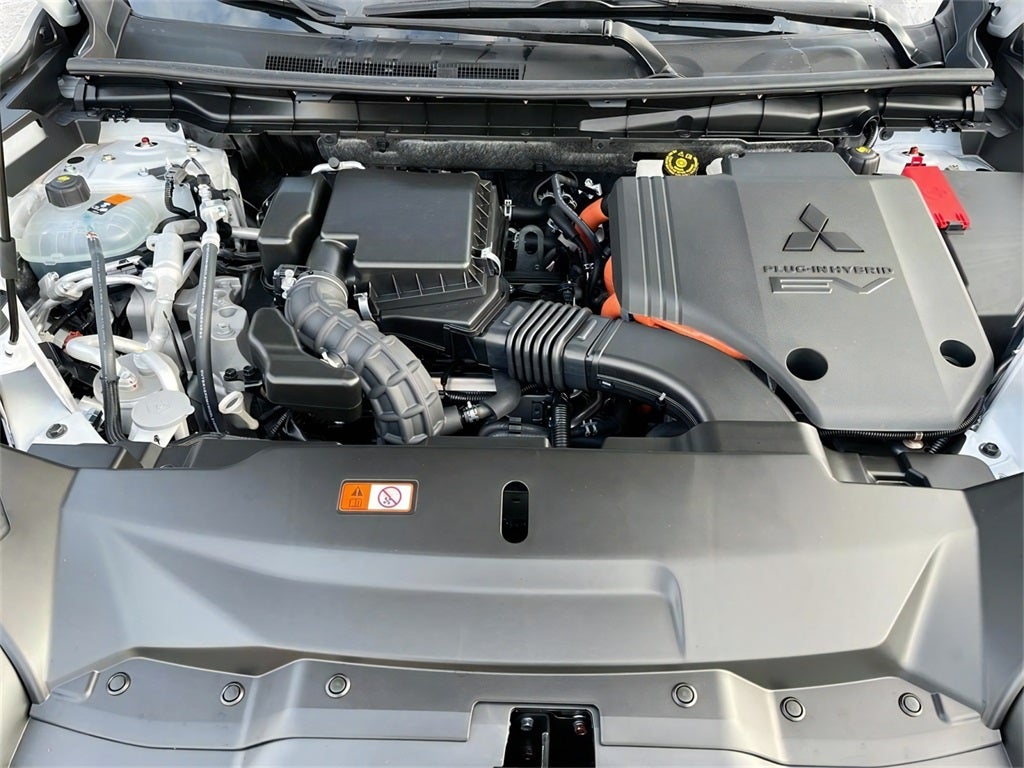 2025 Mitsubishi Outlander PHEV Base