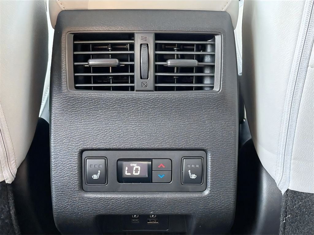 2025 Mitsubishi Outlander PHEV SEL