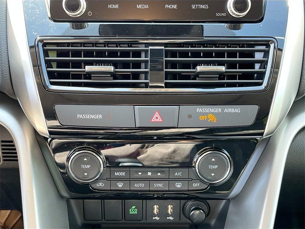 2026 Mitsubishi Eclipse Cross SE Panoramic Sunroof Package