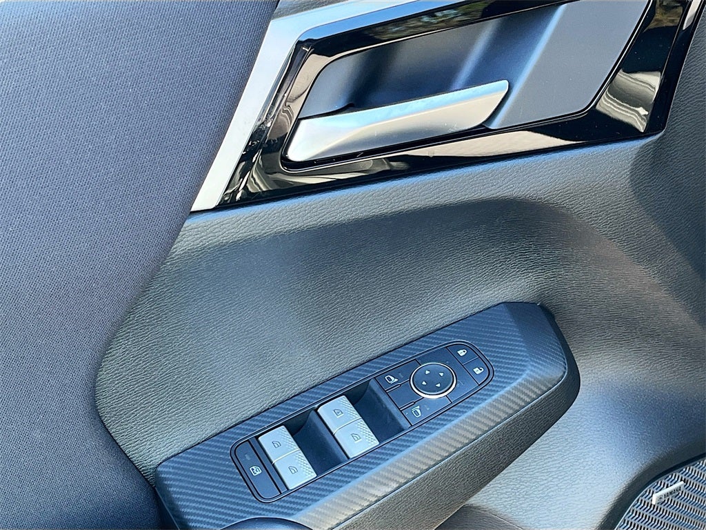 2025 Mitsubishi Outlander ES