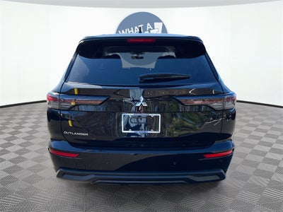 2025 Mitsubishi Outlander ES