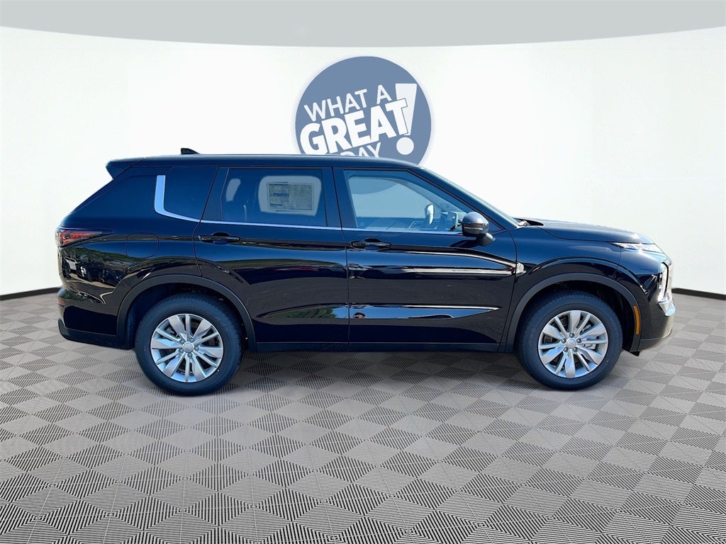 2025 Mitsubishi Outlander ES