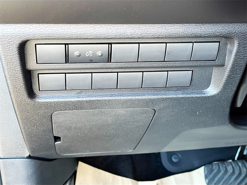 2025 Mitsubishi Outlander ES