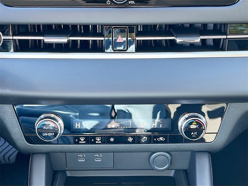 2025 Mitsubishi Outlander ES