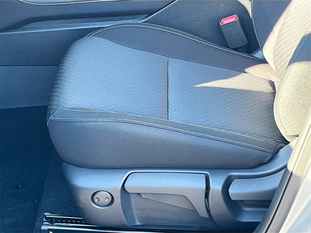 2025 Mitsubishi Outlander ES