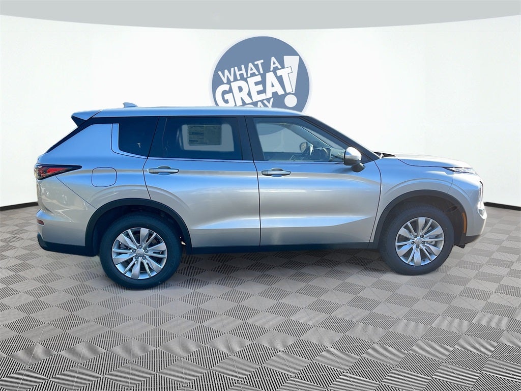 2025 Mitsubishi Outlander ES