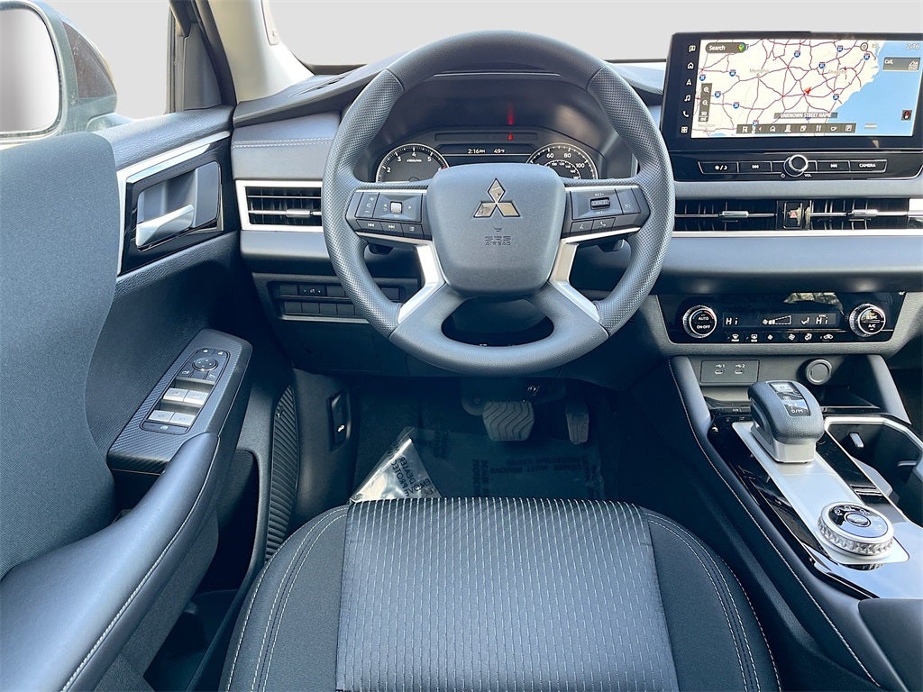 2025 Mitsubishi Outlander ES