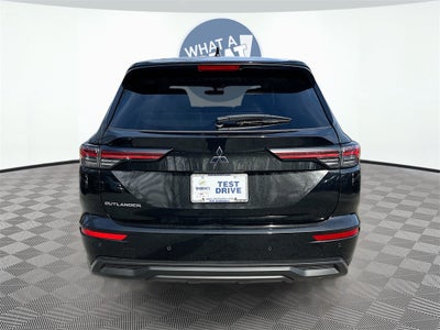 2025 Mitsubishi Outlander ES