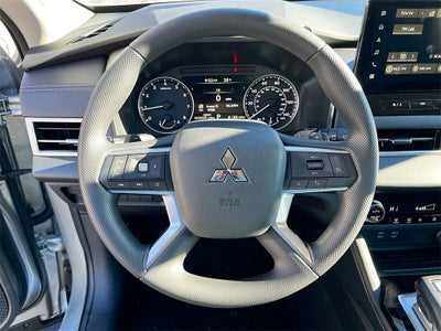 2025 Mitsubishi Outlander ES
