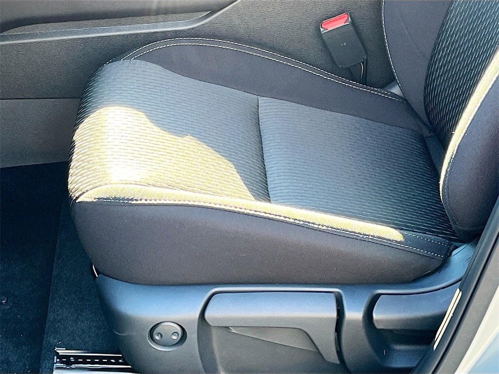 2025 Mitsubishi Outlander ES