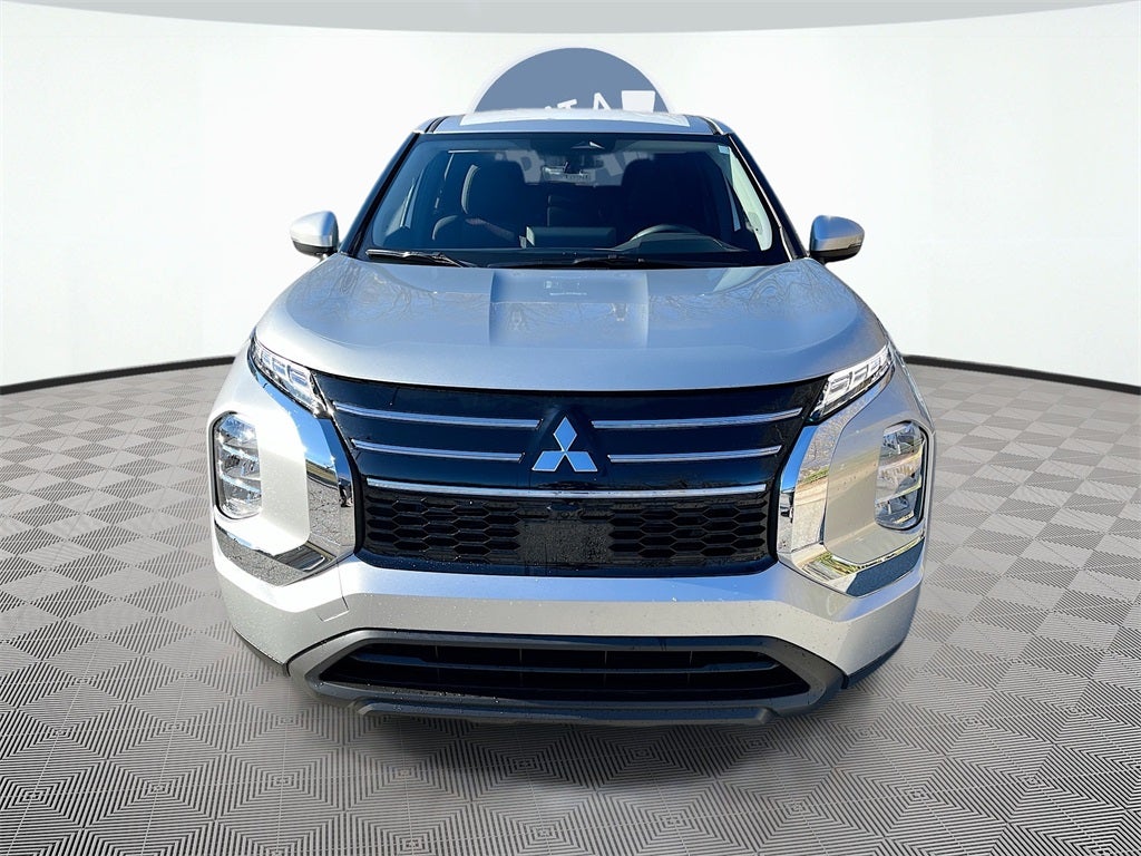 2025 Mitsubishi Outlander ES