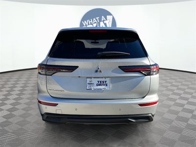 2025 Mitsubishi Outlander ES