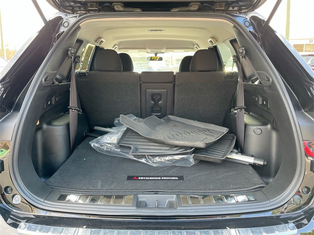 2024 Mitsubishi Outlander ES