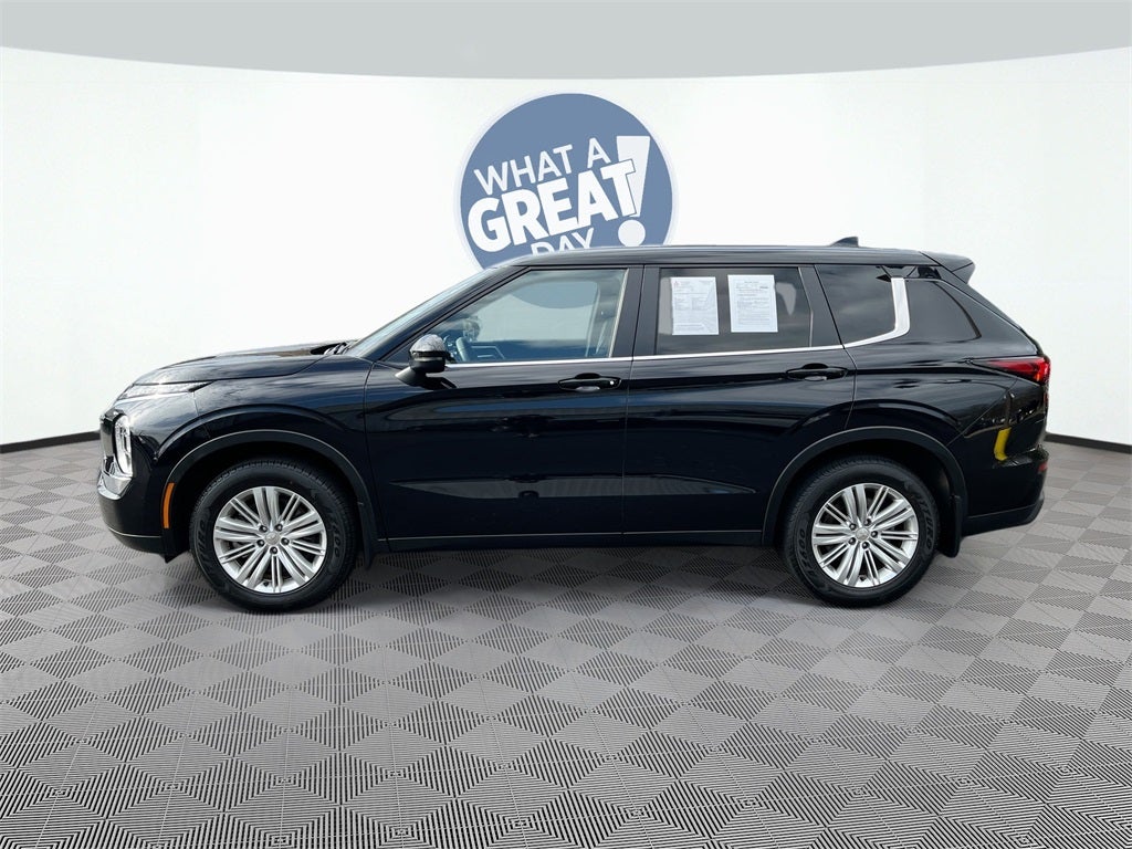 2024 Mitsubishi Outlander ES