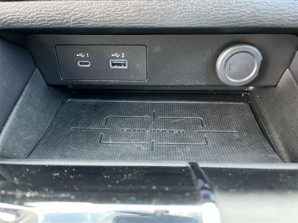 2024 Mitsubishi Outlander ES