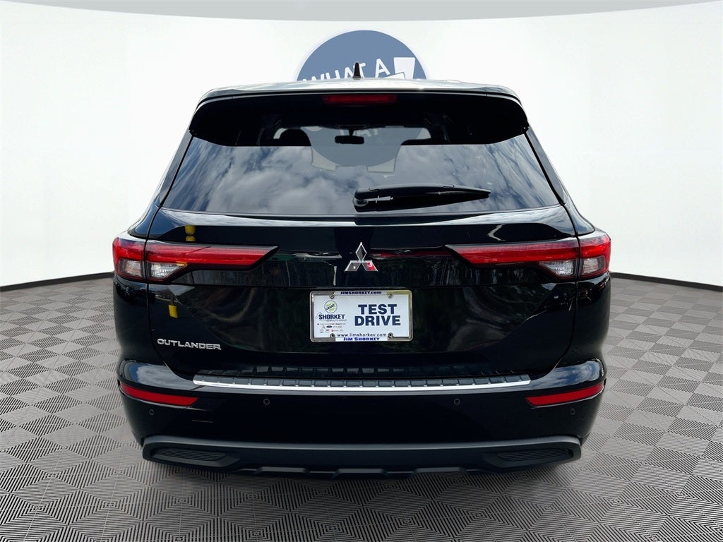 2024 Mitsubishi Outlander ES
