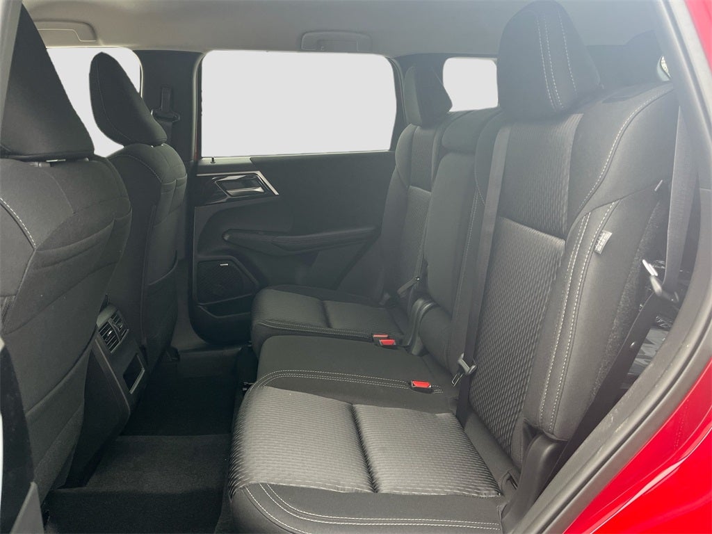 2025 Mitsubishi Outlander ES