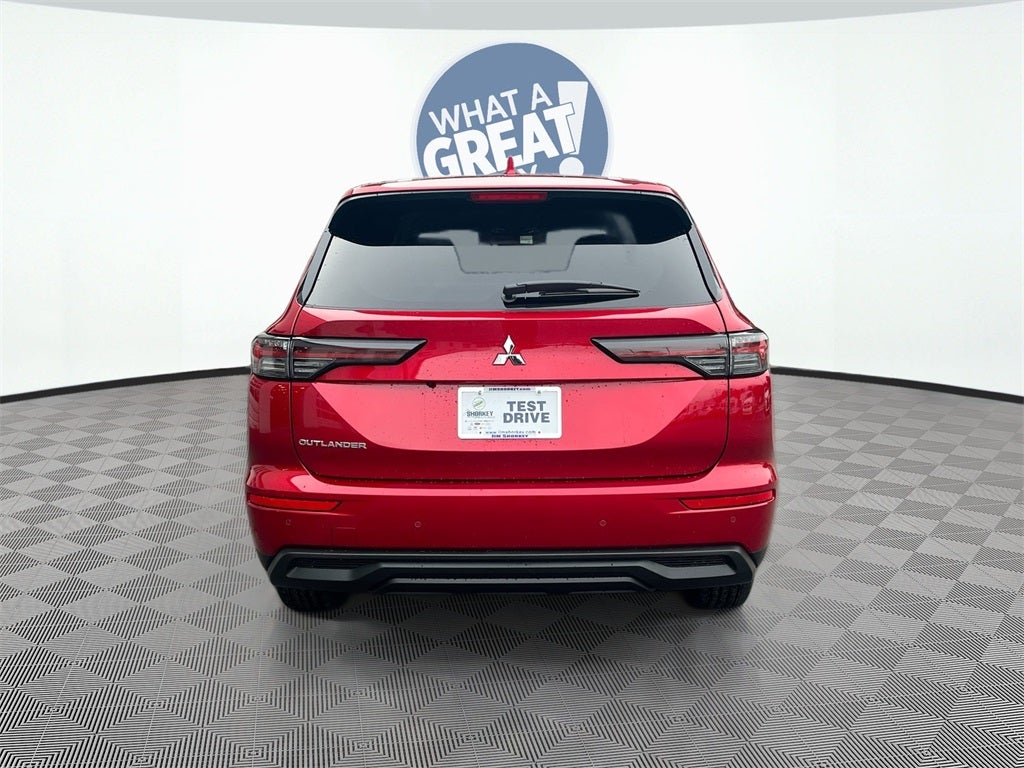2025 Mitsubishi Outlander ES