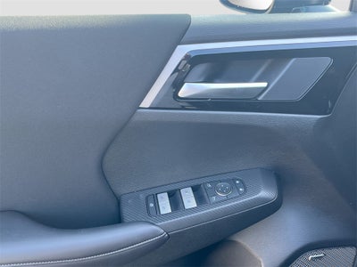 2025 Mitsubishi Outlander ES