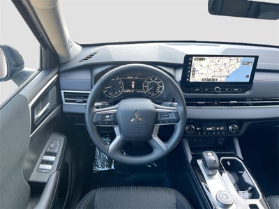 2025 Mitsubishi Outlander ES
