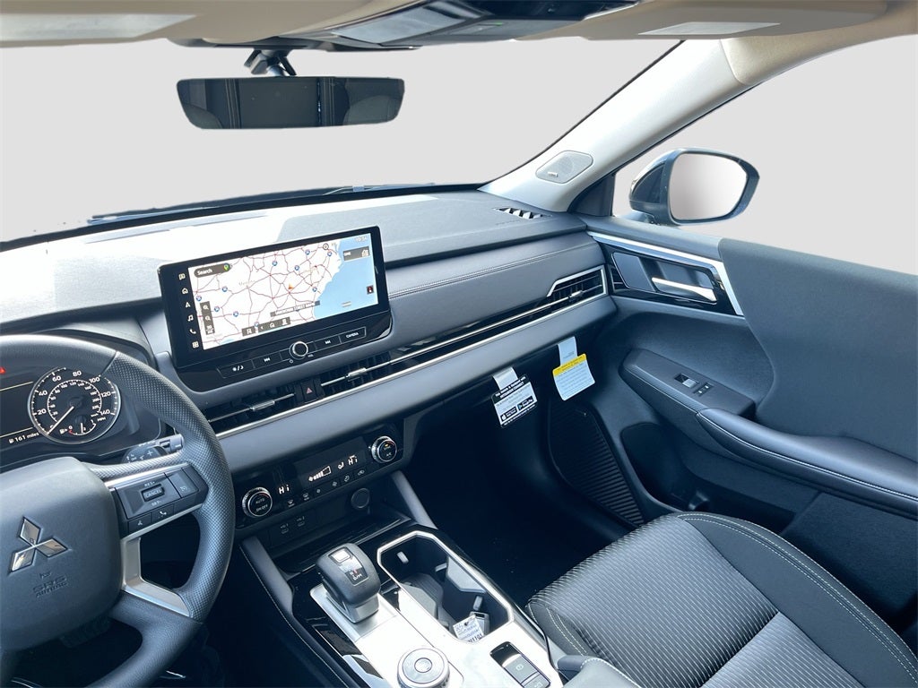 2025 Mitsubishi Outlander ES