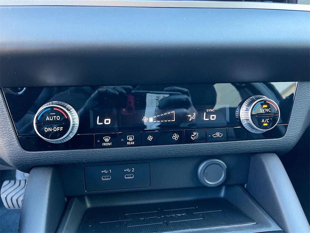 2026 Mitsubishi Outlander ES