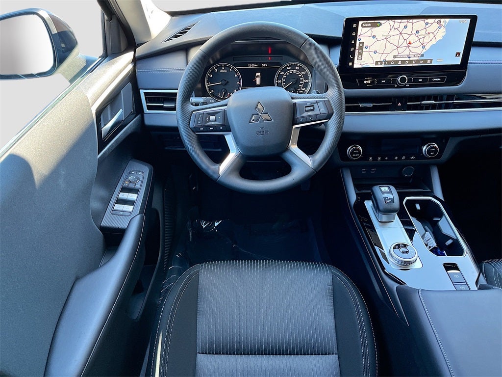 2026 Mitsubishi Outlander ES