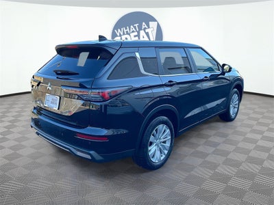 2026 Mitsubishi Outlander ES