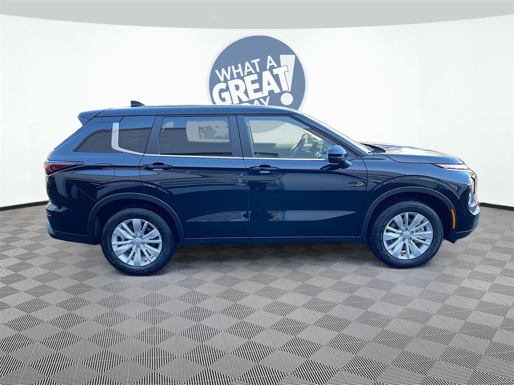 2026 Mitsubishi Outlander ES