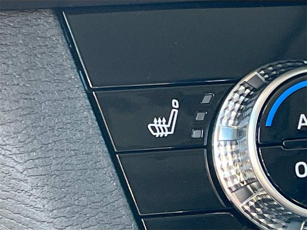 2025 Mitsubishi Outlander SE Tech Package