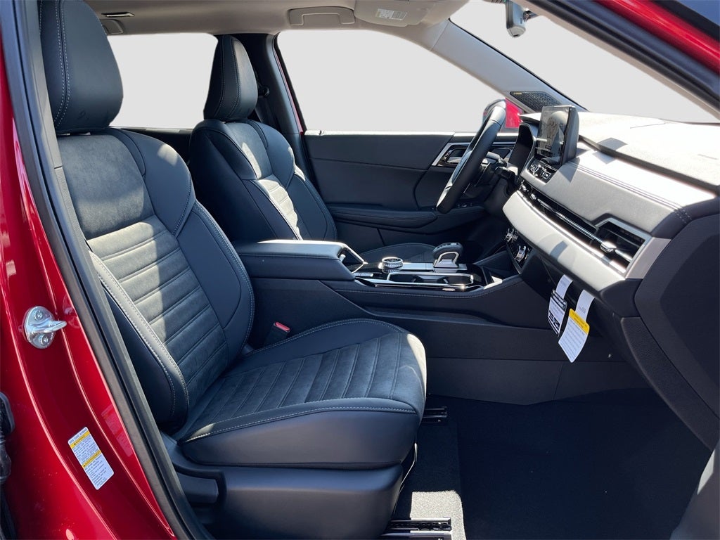 2025 Mitsubishi Outlander SE Tech Package