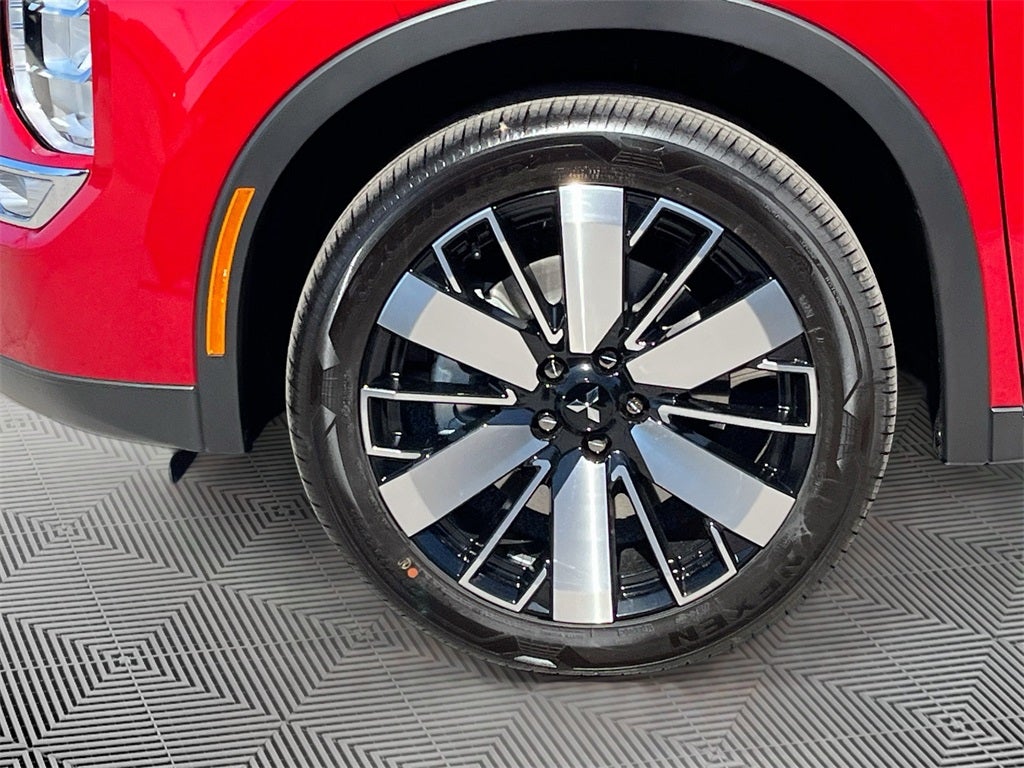 2025 Mitsubishi Outlander SE Tech Package