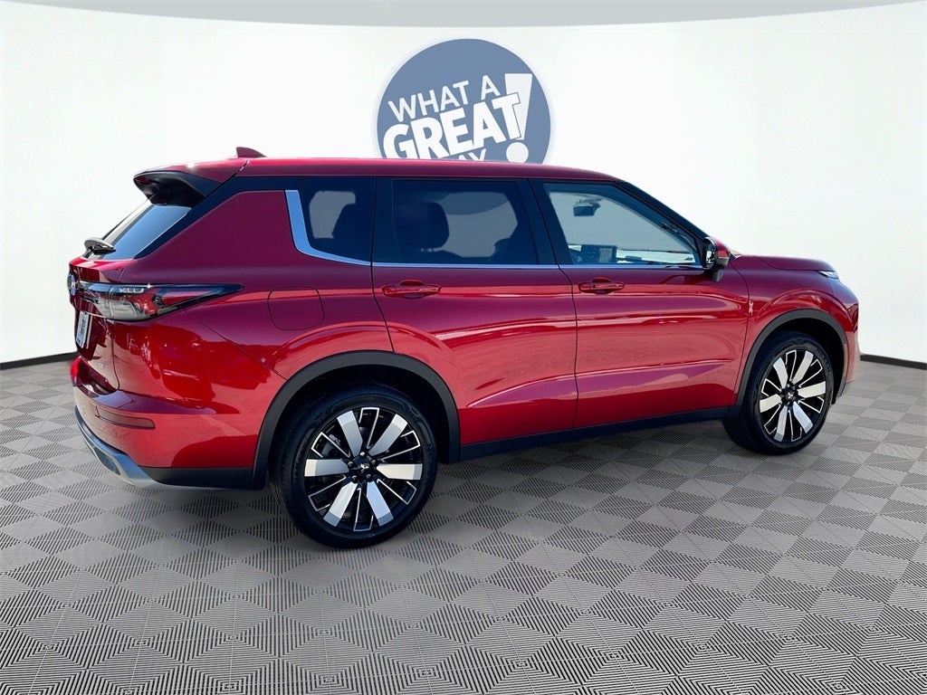 2025 Mitsubishi Outlander SE Tech Package