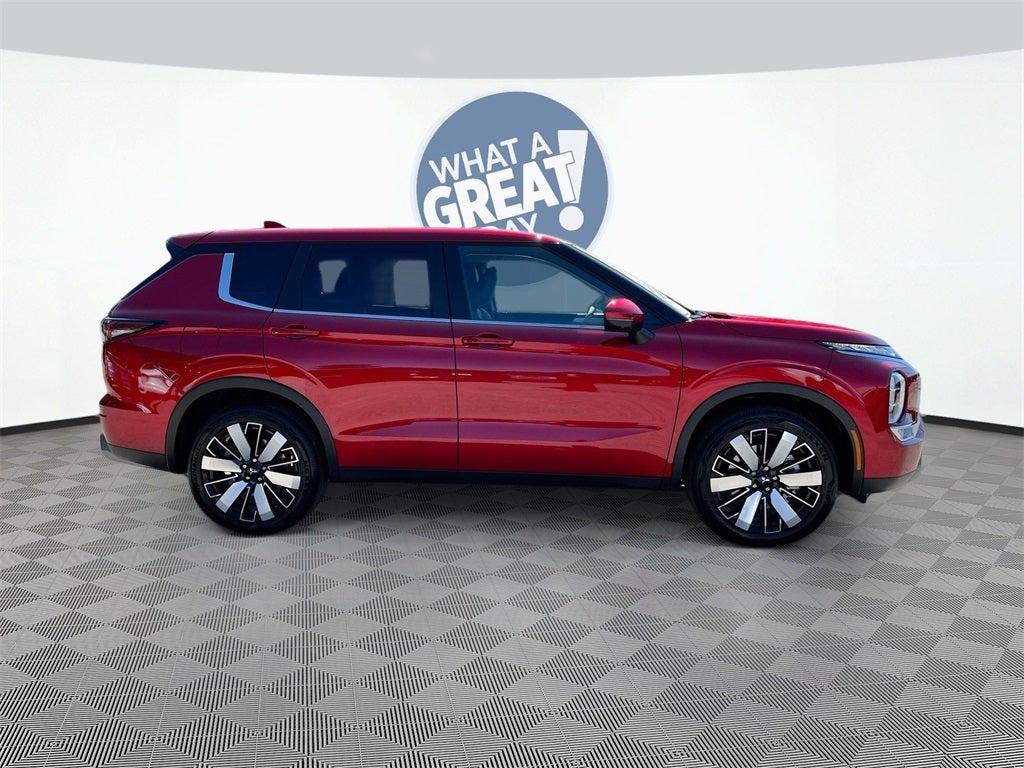 2025 Mitsubishi Outlander SE Tech Package