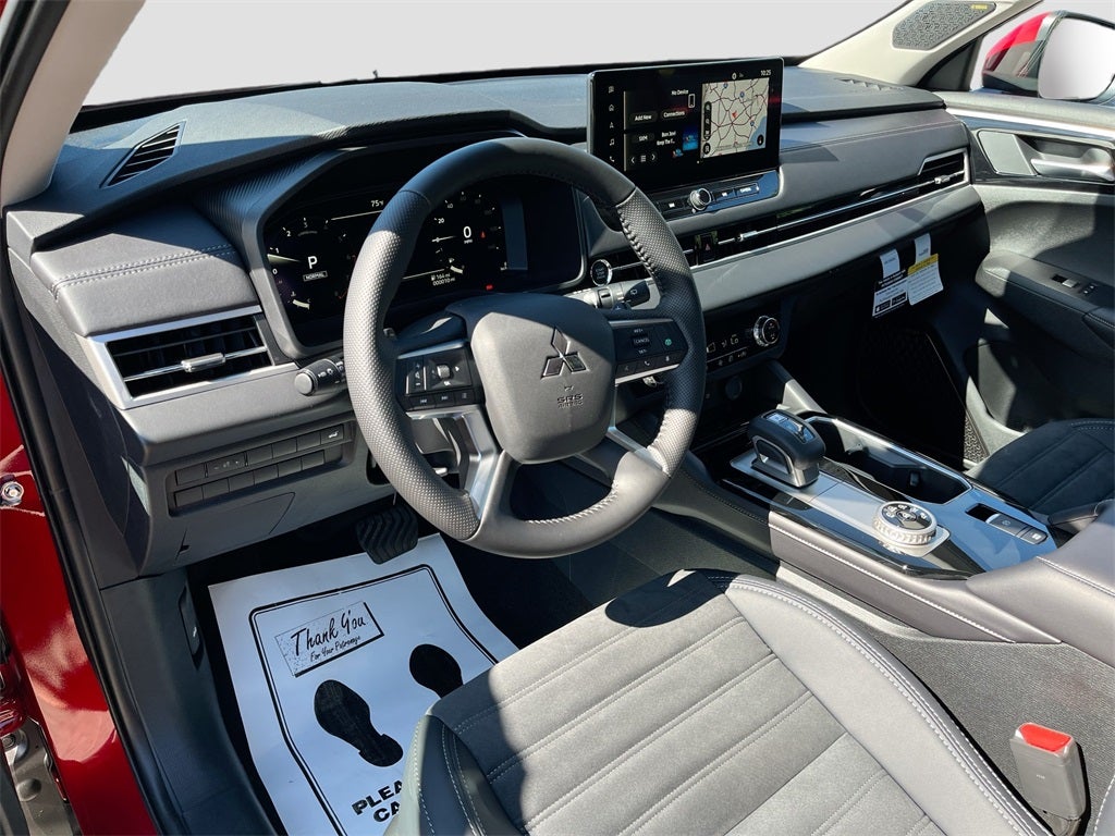 2025 Mitsubishi Outlander SE Tech Package