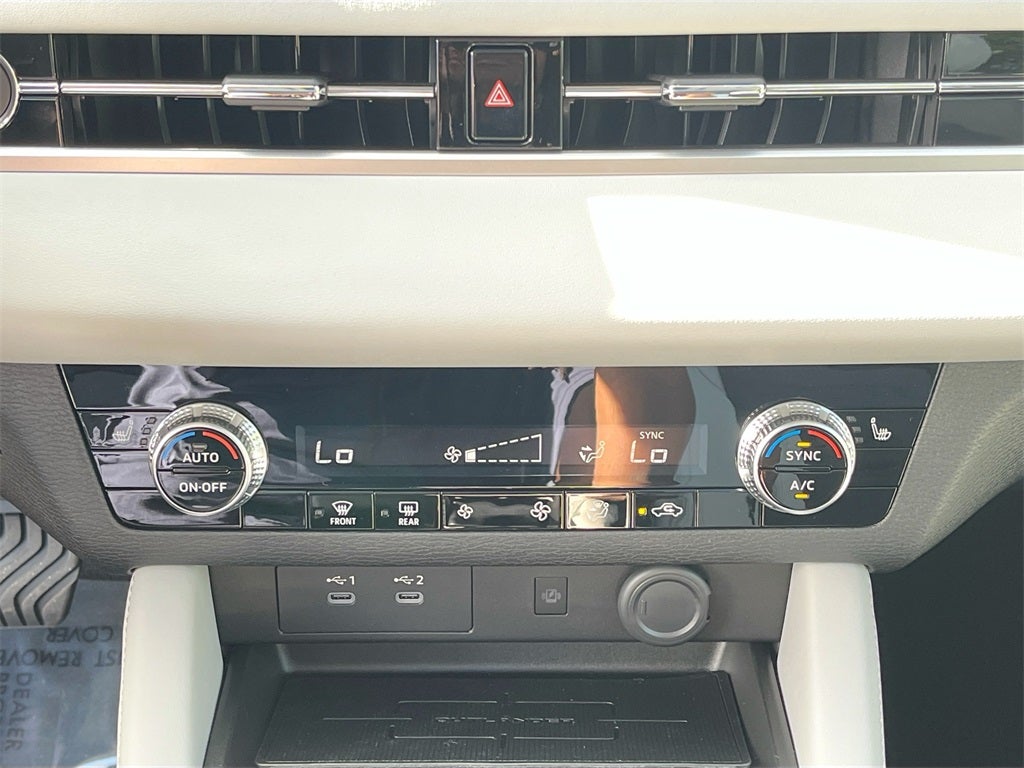 2025 Mitsubishi Outlander SE Tech Package