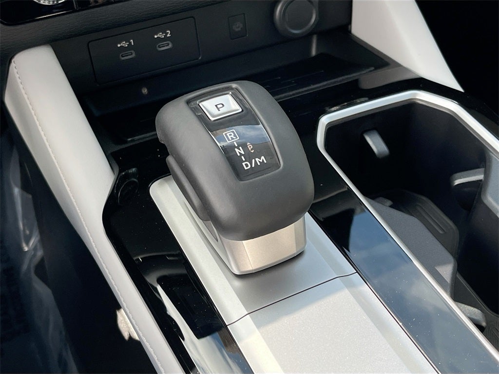 2025 Mitsubishi Outlander SE Tech Package