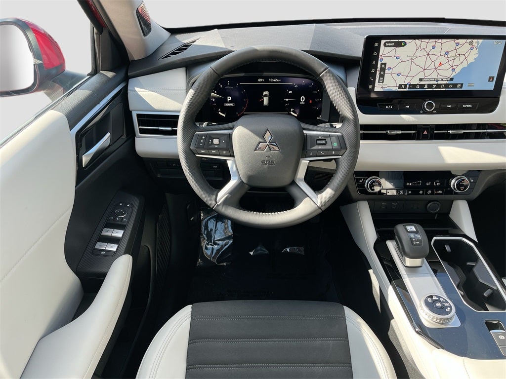 2025 Mitsubishi Outlander SE Tech Package