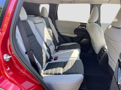 2025 Mitsubishi Outlander SE Tech Package