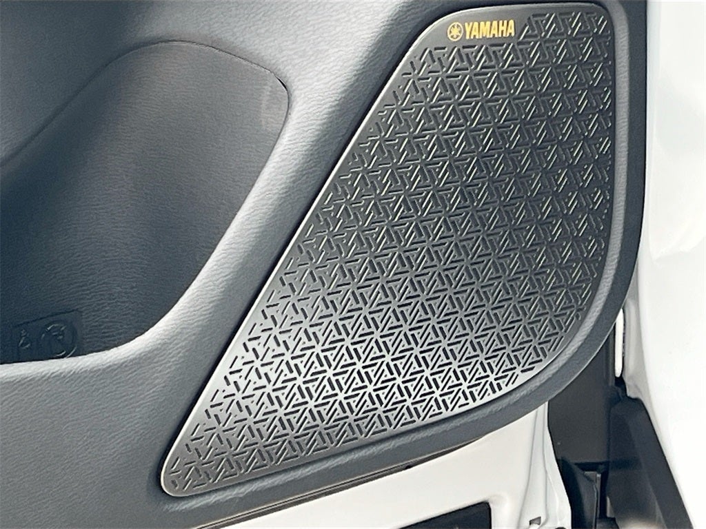 2025 Mitsubishi Outlander SE Tech Pakcage