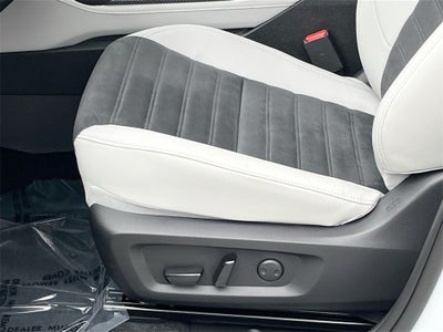 2025 Mitsubishi Outlander SE Tech Pakcage