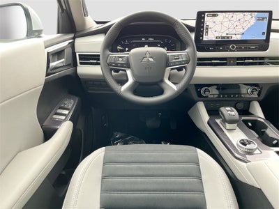 2025 Mitsubishi Outlander SE Tech Pakcage