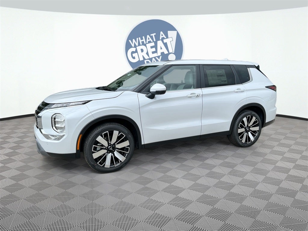 2025 Mitsubishi Outlander SE Tech Pakcage