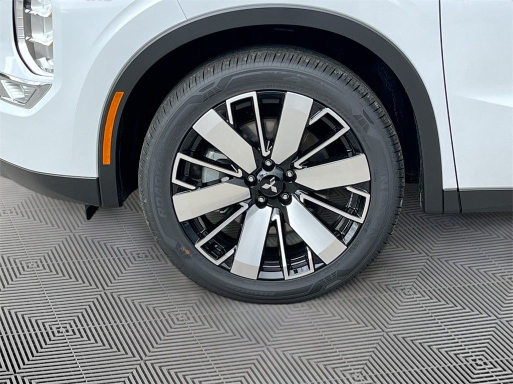 2025 Mitsubishi Outlander SE Tech Pakcage