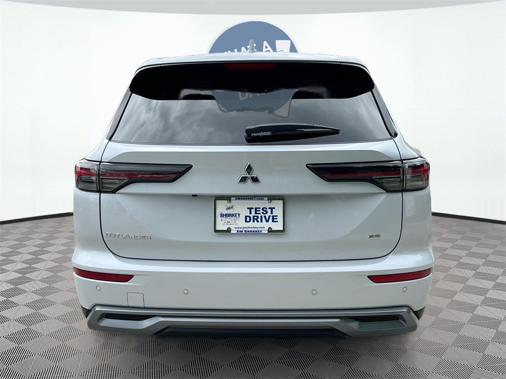2025 Mitsubishi Outlander SE Tech Pakcage