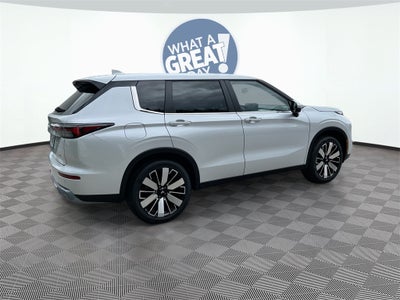 2025 Mitsubishi Outlander SE Tech Pakcage