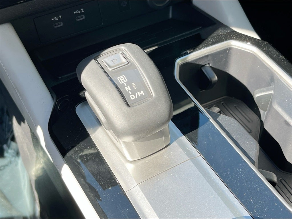 2025 Mitsubishi Outlander SE Tech Package