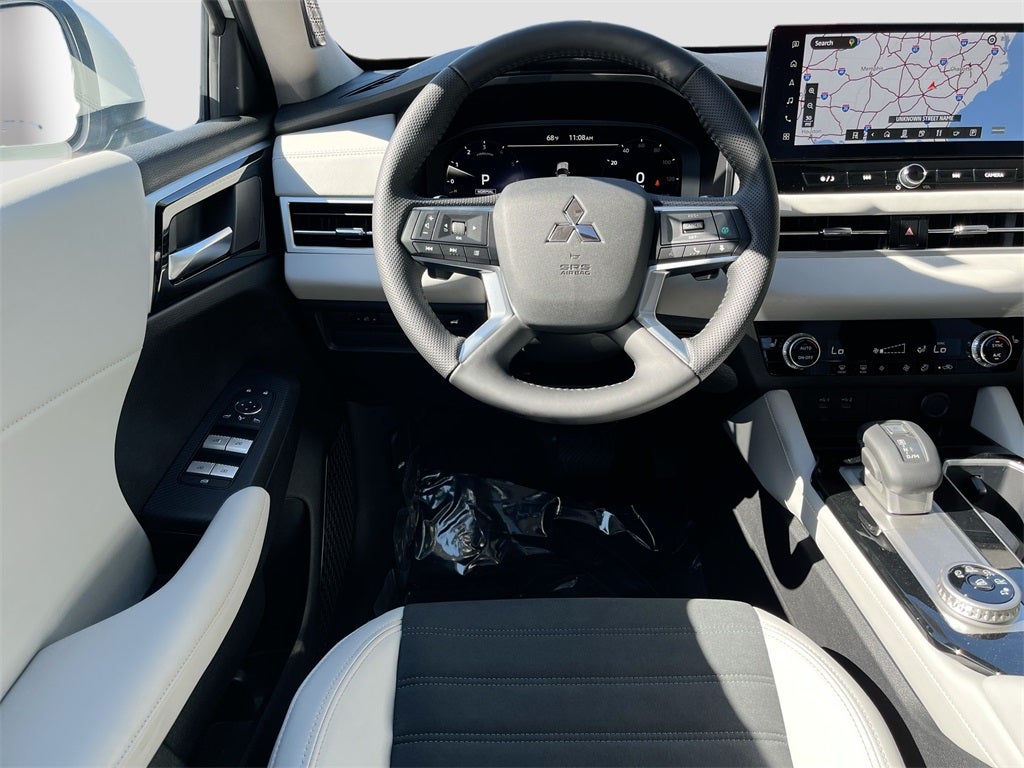 2025 Mitsubishi Outlander SE Tech Package