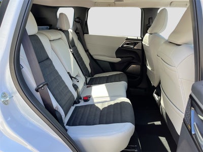 2025 Mitsubishi Outlander SE Tech Package